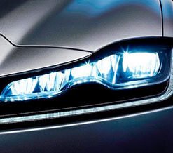 ADAPTIVE LED HEADLIGHTS WITH LED  SIGNATURE